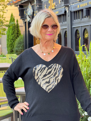 LEOPARD BLACK SEQUIN HEART APPLIQUÉ TOP