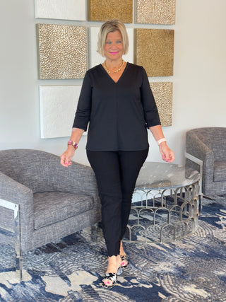 TAILORED BLACK V TOP