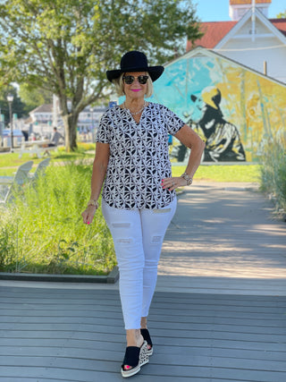 BLACK AND BEIGE SHORT SLEEVE