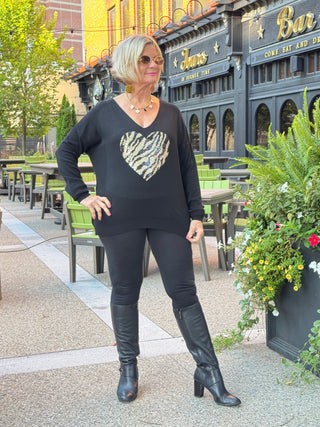 LEOPARD BLACK SEQUIN HEART APPLIQUÉ TOP