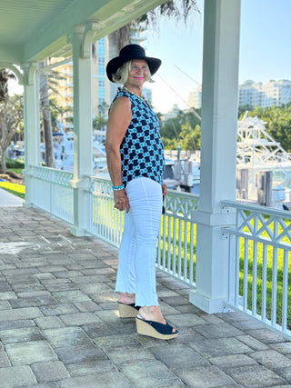 NAVY MEDALLION SLEEVELESS V NECK