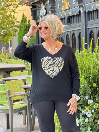 LEOPARD BLACK SEQUIN HEART APPLIQUÉ TOP