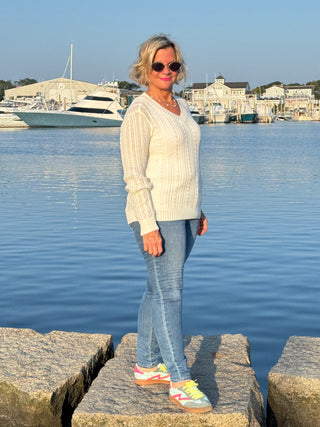 LULU-B CABLE WHITE V- NECK SWEATER