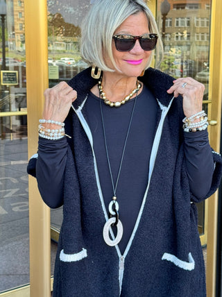 GOLD WHITE CIRCLE NECKLACE - Cathys Place