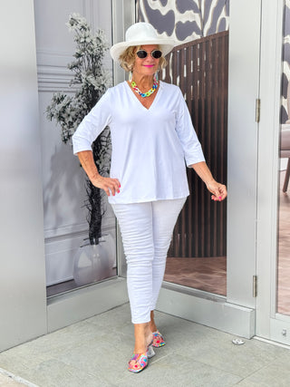 TAILORED WHITE SLEEVE V TOP