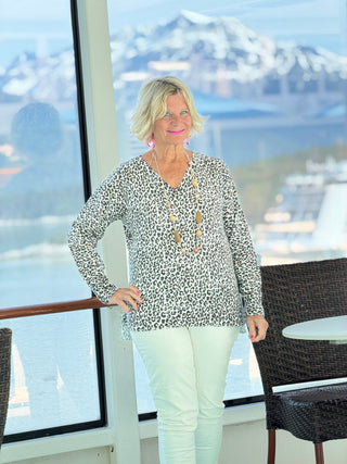 LULU-B CASHMERE CHEETAH V NECK TOP LULU-B