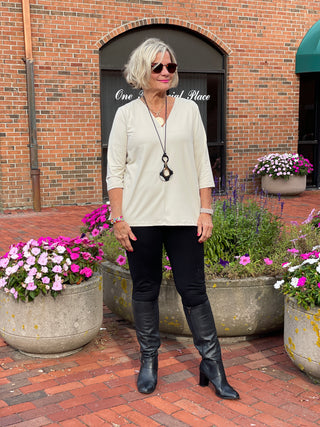 LULU-B STONE TAILORED V SLEEVE TOP