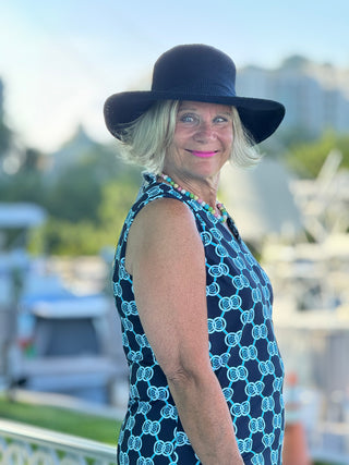 NAVY MEDALLION SLEEVELESS V NECK