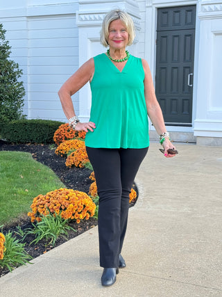 LULU-B TAILORED V EMERALD V SLEEVELESS TOP LULU-B