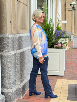 Blue Wavy Round Neck Knit Printed Sweater