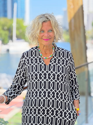 LULU B MIDNDIGHT TRELLIS SCALLOP SLEEVE DRESS LULU-B