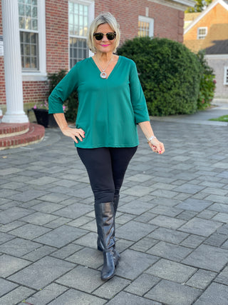 LULU-B EMERALD TAILORED V SLEEVE TOP