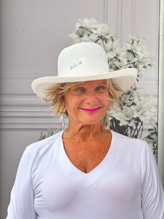 WHITE SLEEVE V NECK