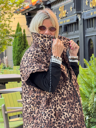 LEOPARD BLACK SEQUIN HEART APPLIQUÉ TOP