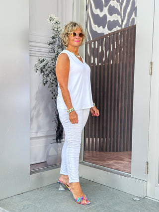 TAILORED WHITE V-NECK