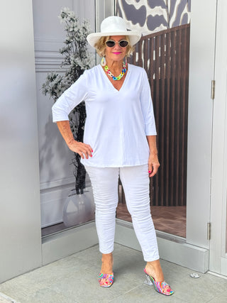 TAILORED WHITE SLEEVE V TOP