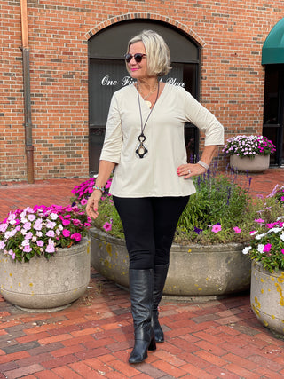 LULU-B STONE TAILORED V SLEEVE TOP