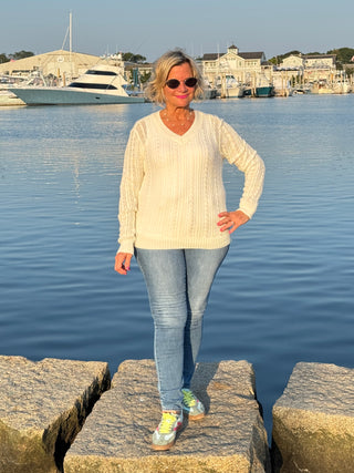 LULU-B CABLE WHITE V- NECK SWEATER