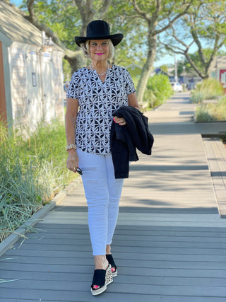 BLACK AND BEIGE SHORT SLEEVE