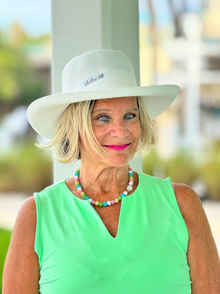 CLEAR LIME SOLID SLEEVELESS V TOP