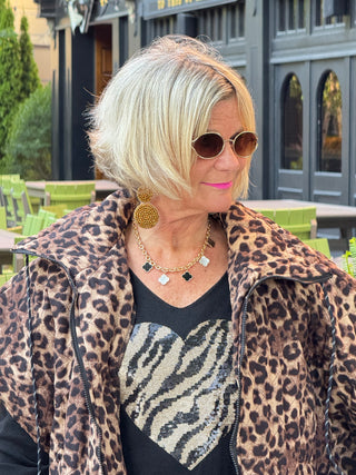 LEOPARD BLACK SEQUIN HEART APPLIQUÉ TOP