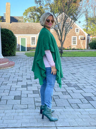 HOLIDAY GREEN RUFFLE WRAP