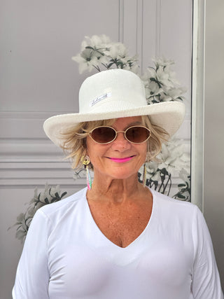 WHITE SLEEVE V NECK