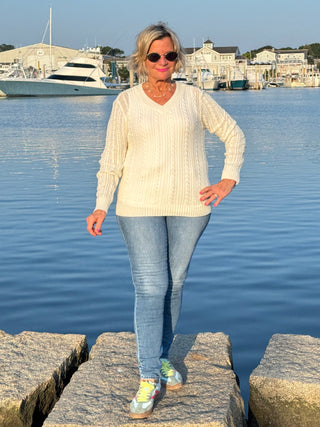 LULU-B CABLE WHITE V- NECK SWEATER