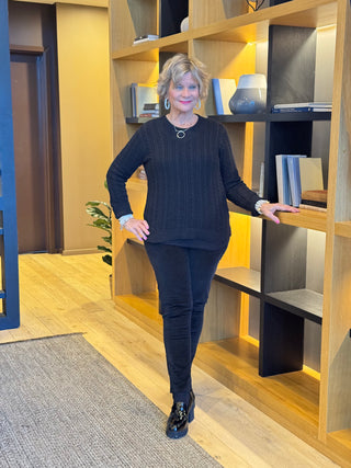 LULU-B BLACK CABLE CREW NECK SWEATER