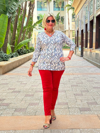 HOLIDAY WINTER WHITE V NECK TOP