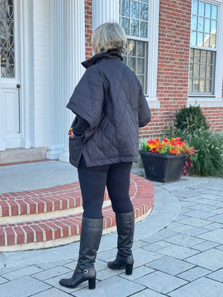 Quilted Short Sleeves Puffer Pullover Poncho Black