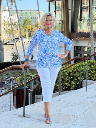 LULU B HISBISCUS COAST V NECK TOP LULU-B