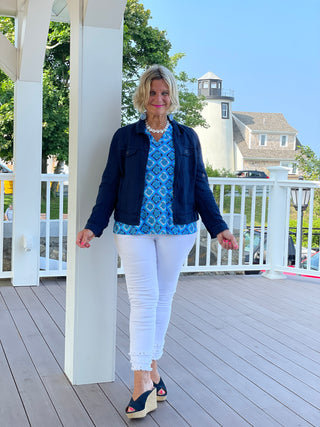 TAILORED BAHAMA TURTLE V-NECK TOP