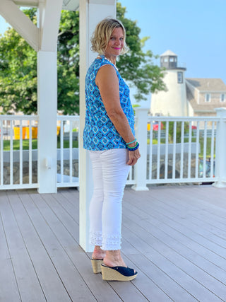 TAILORED BAHAMA TURTLE V-NECK TOP