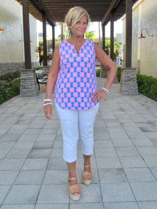 MEDALLION SLEEVESS V-NECK - Cathys Place