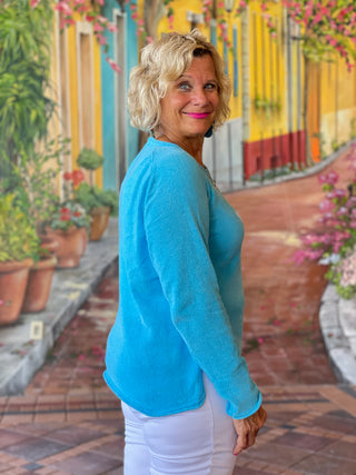 CHENILLE NEW BLUE VACA SWEATER