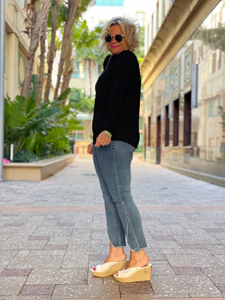 BLACK ZIPPER TOP