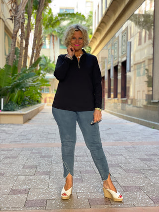 BLACK ZIPPER TOP