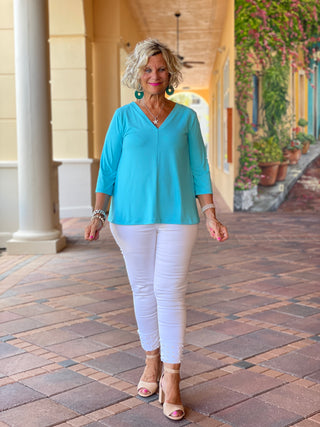 TAILORED SEAFOAM SLEEVE V TOP