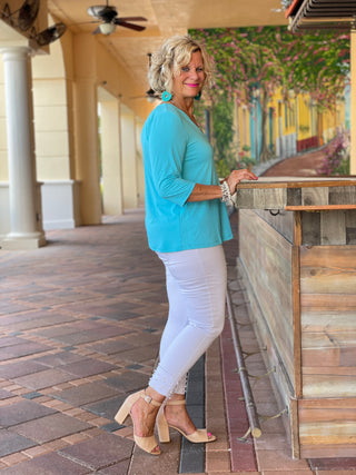 TAILORED SEAFOAM SLEEVE V TOP