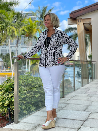 BLACK AND BEIGE ZIPPER JACKET
