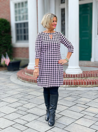 PINK AND BLACK HOUNDSTOOTH KEYHOLE DRESS