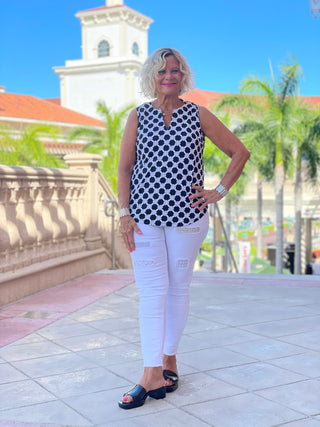 TINSLEY SLEEVELESS V NECK - Cathys Place
