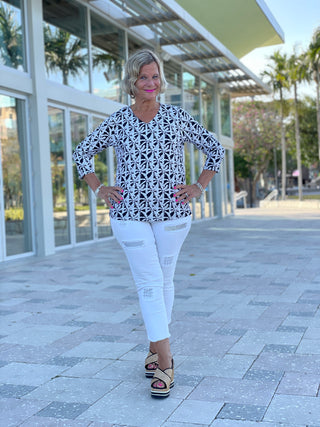 BLACK AND BEIGE V-NECK TOP