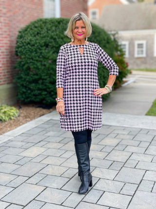 PINK AND BLACK HOUNDSTOOTH KEYHOLE DRESS