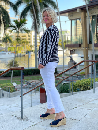 NAVY STRIPE V NECK SWEATER