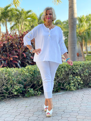 WHITE WAFFLE  3 BUTTON TOP
