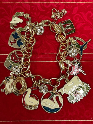 HOLIDAY MAGIC CHARM BRACELET - Cathys Place