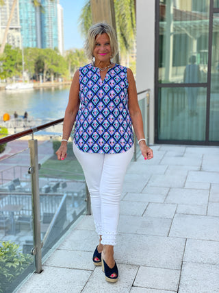 PINEAPPLE VACA SLEEVELESS V NECK